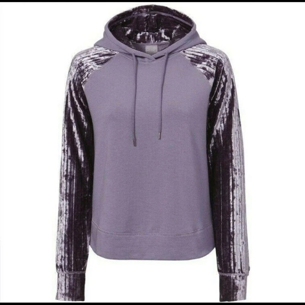 CALIA by Carrie Underwood